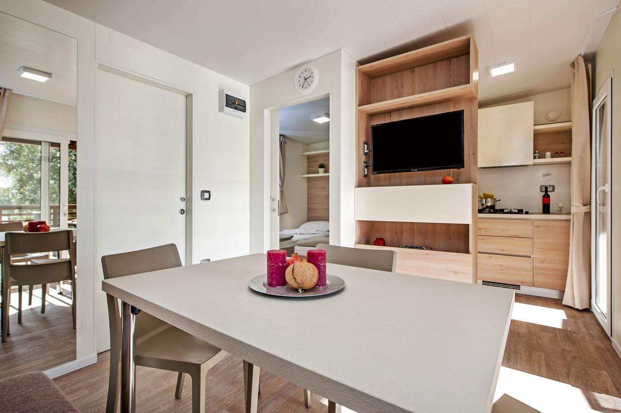 Eurocamp Mobile Homes At Campsite Porton Biondi Rovinj Exterior foto